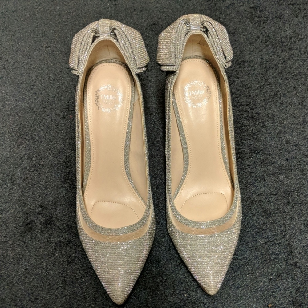 Dress shoes